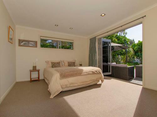 Cooks Getaway - Cooks Beach Holiday Home