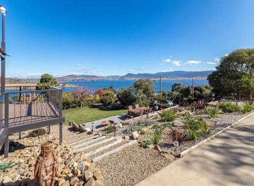 Jerrara Lakehouse- Stunning Views!