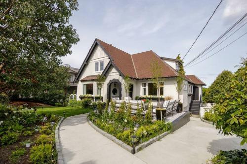 Gorgeous 4brd House Conveniently Located In Nanaimo