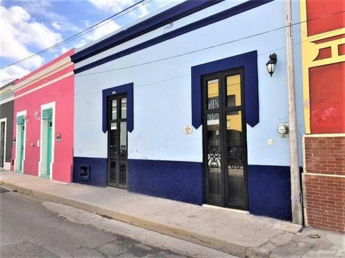 Renovated Colonial House With Sixty-foot Pool