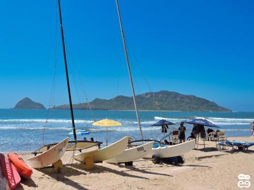 Apartamento A Pie De Playa En Zona Dorada A 5 Min De Malec�n - H1