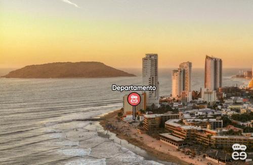 Apartamento A Pie De Playa En Zona Dorada A 5 Min De Malec�n - H1