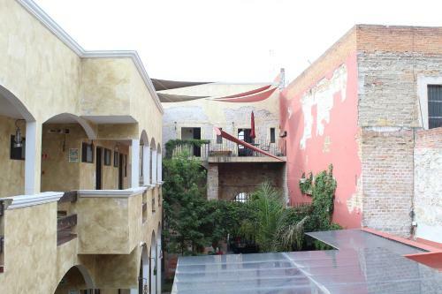 Hotel El Descanso Barrio Del Artista
