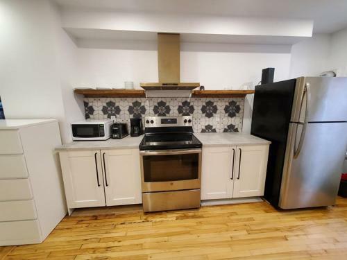 Mile-end Pet Friendly 3rooms Available