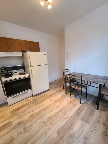 Pet Friendly  Tv + Netflix  Room C