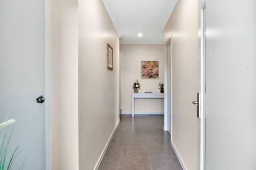 Gold Coast Theme Parks Up To 8 Guests Modern House