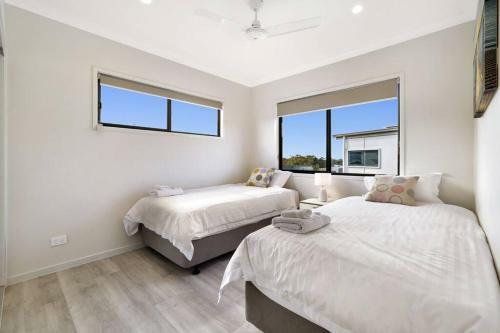 Gold Coast Theme Parks Up To 8 Guests Modern House