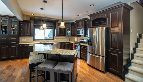 Mountain Gateway By Revelstoke Vacations