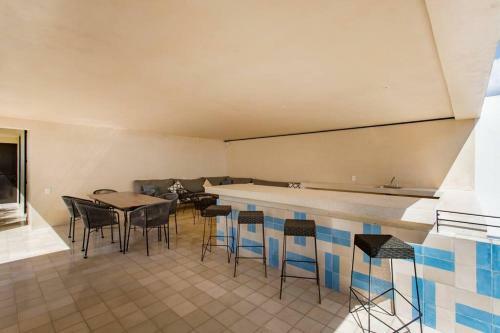 2 Bdrm Fresh View Remodeled Unit Wifi & Parking