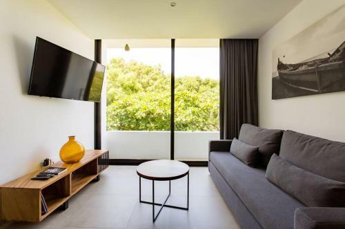 2 Bdrm Fresh View Remodeled Unit Wifi & Parking