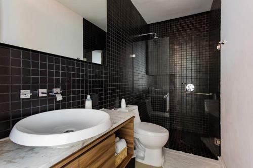 2 Bdrm Fresh View Remodeled Unit Wifi & Parking