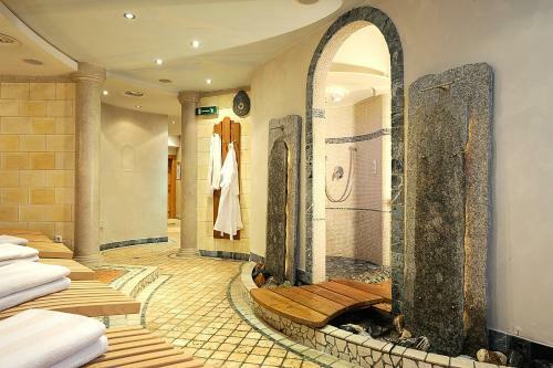 Bed & Breakfast Sporthotel Almhof