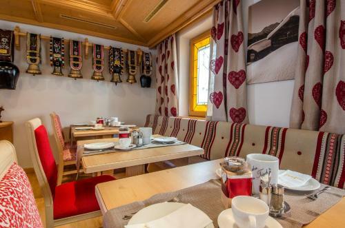 Bed & Breakfast Sporthotel Almhof