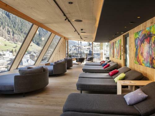 Plush Apartment In Ischgl With Sauna, Parking, Bubble Bath