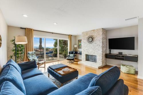 Clover Pacific Views