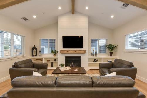Rustic Modern Home Near Sutter St &historic Folsom