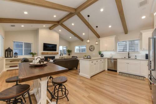 Rustic Modern Home Near Sutter St &historic Folsom