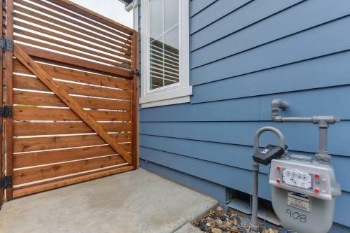 Rustic Modern Home Near Sutter St &historic Folsom