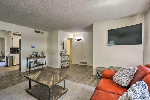 Idyllic Fresno Abode With Patio About 8 Mi To Dtwn!