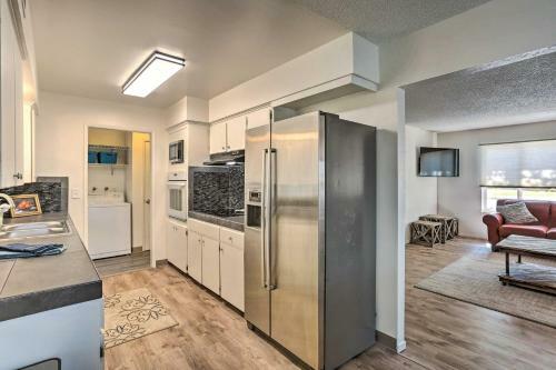 Idyllic Fresno Abode With Patio About 8 Mi To Dtwn!