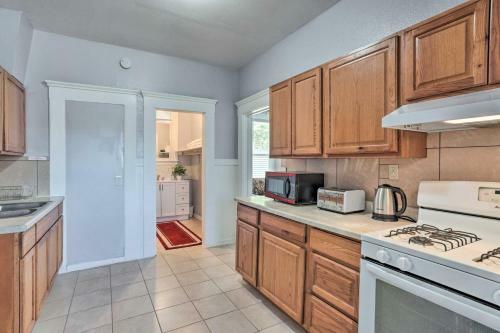 Centrally Located Fresno Home With Fenced Yard!