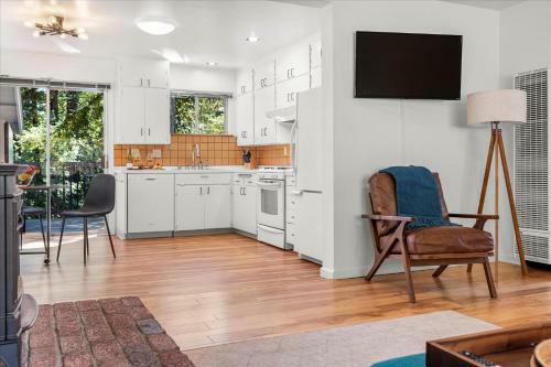 Guerneville Escape Redwoods Deck Bbq Fire Table