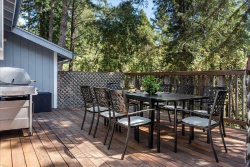 Guerneville Escape Redwoods Deck Bbq Fire Table