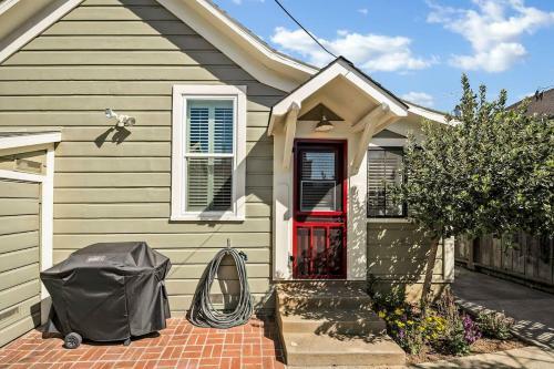 Healdsburg Plaza Gem