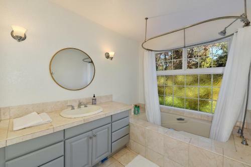 Chateau Chablis- Pool, Hot Tub, Fire Pit, And More!