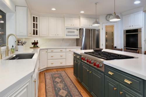 Chateau Chablis- Pool, Hot Tub, Fire Pit, And More!