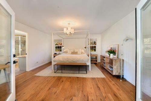 Chateau Chablis- Pool, Hot Tub, Fire Pit, And More!
