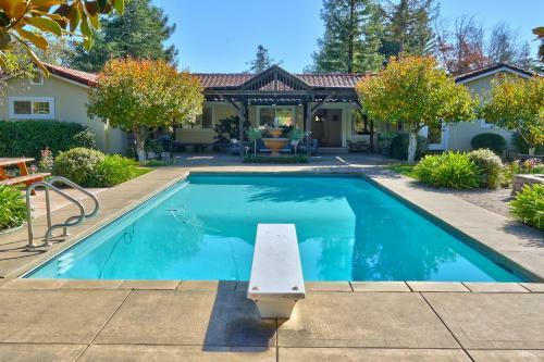 Chateau Chablis- Pool, Hot Tub, Fire Pit, And More!