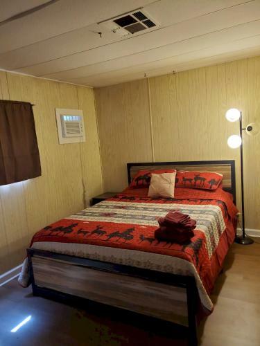 Pine Room Private Bed Room With Shared Bathroom
