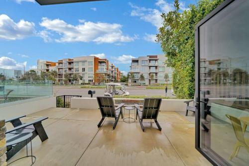 Coastal Paradise . Steps To The Beach . Pool . Hot Tub