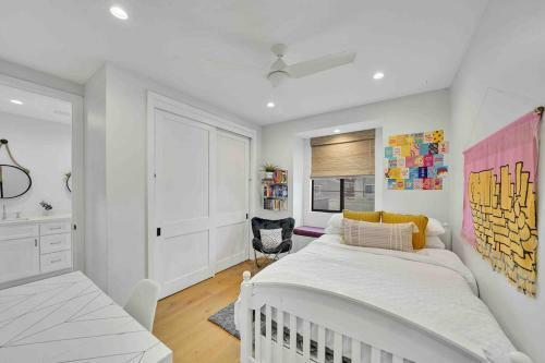 Coastal Paradise . Steps To The Beach . Pool . Hot Tub
