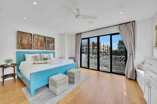 Coastal Paradise . Steps To The Beach . Pool . Hot Tub