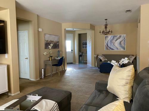 Modern Large Home In Golf Course Community