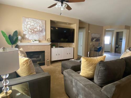 Modern Large Home In Golf Course Community