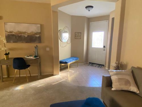 Modern Large Home In Golf Course Community