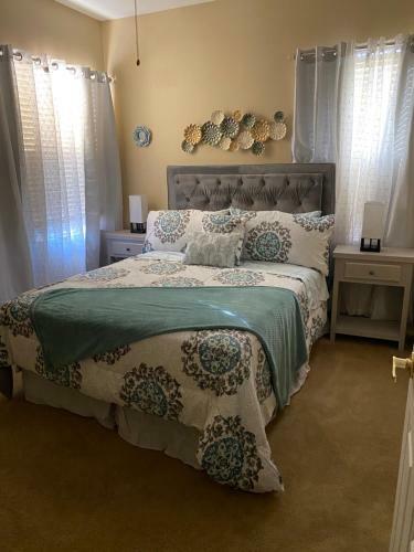 Modern Large Home In Golf Course Community
