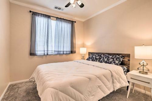 Indio Getaway With Private Oasis Hike And Golf!