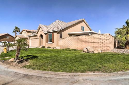 Indio Getaway With Private Oasis Hike And Golf!