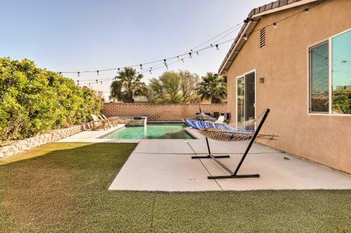 Indio Getaway With Private Oasis Hike And Golf!
