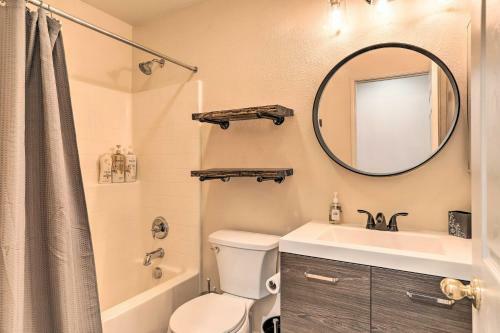 Indio Getaway With Private Oasis Hike And Golf!