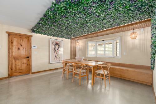 @ Marbella Lane - Modern Rustic Home In Jt