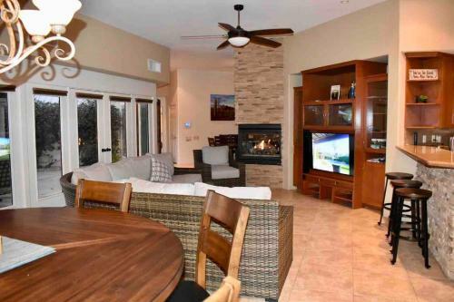 Laquinta Escape