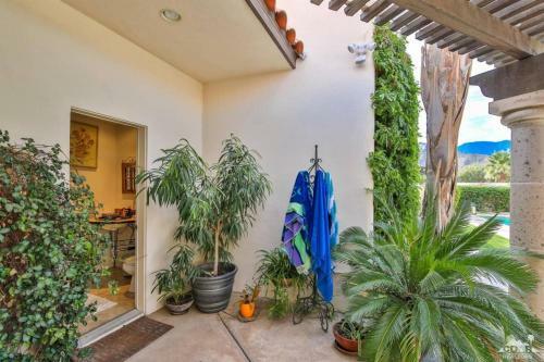 Laquinta Escape