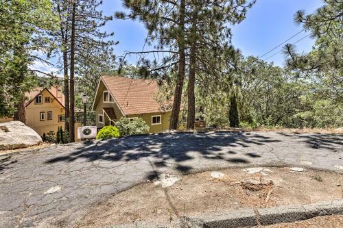 Scenic Escape Fire Pit, Lake Arrowhead Views