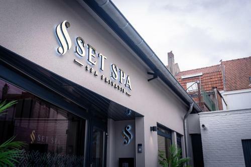 Bed & Breakfast Set Spa