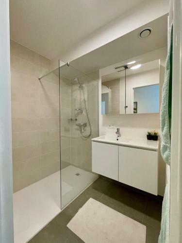 Apartamento West Bay 4d 0103